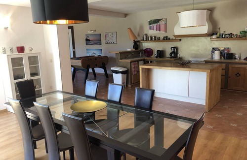 Vic-la-Gardiole Villa | Hacienda : 220m2 villa for 12 people with swimming pool, 5 minutes from the beach