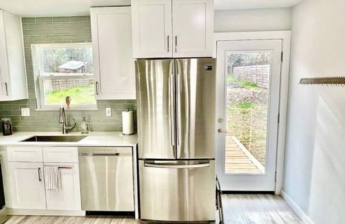 MLK House | Hacienda East - Contemporary, Bright, Just Right