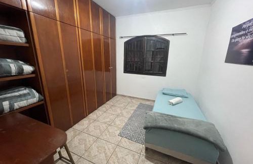 Itaquaquecetuba House | Haja Luz Casa Pousada 3 no Centro de Itaqua