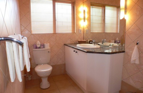 Milnerton House | Hajo's Lodge & Spa