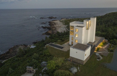 Duncans Cove House | Halifax's ultra-luxury modern oceanfront hotel