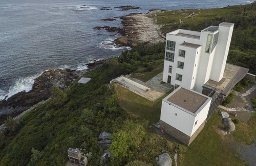 Duncans Cove House | Halifax's ultra-luxury modern oceanfront hotel