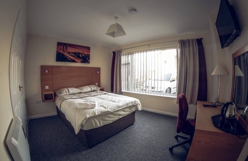 Boston House | Hallam Rooms