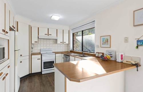 Cunjurong Point House | Halliwag Haven in quiet culdesc close to beach