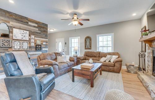 Murphy House | Hammocks and Forest Views Creekside Murphy Retreat