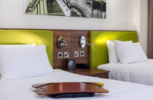 Birmingham City Centre Hotel | Hampton by Hilton Birmingham Jewellery Quarter