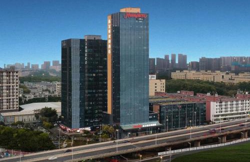 Longhua District Hotel | Hampton by Hilton Shenzhen Longhua Qinghu