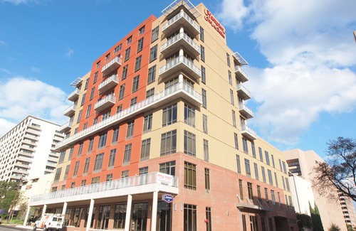 Museum District Hotel | Hampton Inn and Suites Austin University Capitol