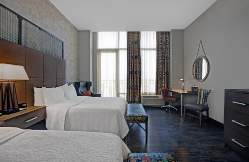 Museum District Hotel | Hampton Inn and Suites Austin University Capitol