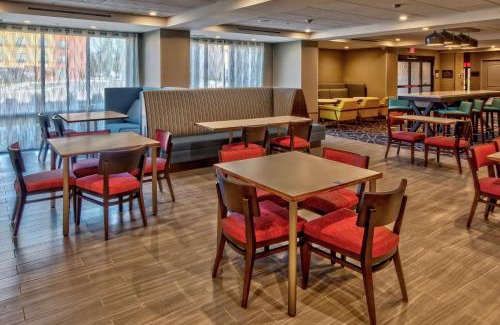 Roosevelt Hotel | Hampton Inn Fresno Airport