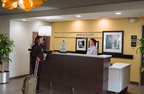 Knoxville Hotel | Hampton Inn & Suites - Knoxville Papermill Drive, TN