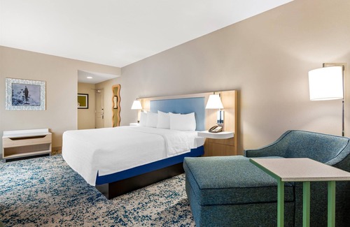 St. Petersburg Hotel | Hampton Inn & Suites St. Petersburg/Downtown