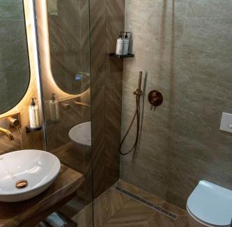 Korce Hotel | Hani Gështenjave