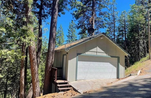 Cold Springs House | Hank`s Pinecrest Chalet