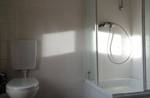 Zittau Apartment | Hansen's Nachtquartier - Appartement/fewo, Dusche, WC