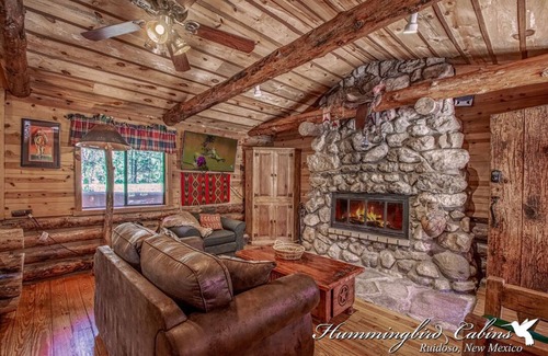 Ruidoso Cabin | Happy Bears Cabin: Be as happy as the bears at Happy Bears Cabin! Pet friendly.