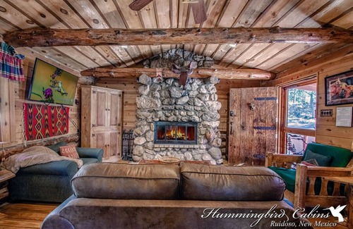 Ruidoso Cabin | Happy Bears Cabin: Be as happy as the bears at Happy Bears Cabin! Pet friendly.