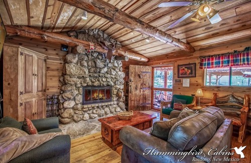 Ruidoso Cabin | Happy Bears Cabin: Be as happy as the bears at Happy Bears Cabin! Pet friendly.