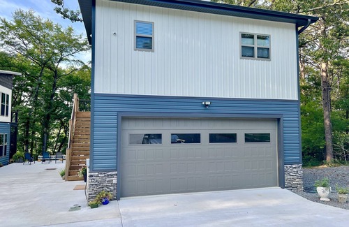 Clinton Apartment | Happy Bend Hideaway with Lake Front View & Access