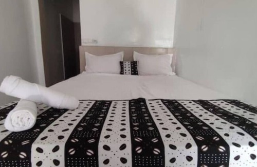 Ngaparou Apartment | Happy Bien être Accommodation 2 bedrooms, living room with 2 bathrooms