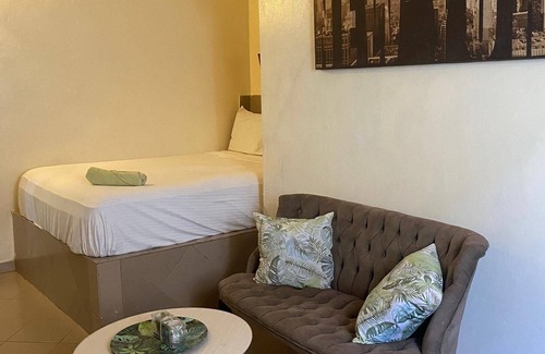 Ngaparou Apartment | Happy Bien être Accommodation 2 bedrooms, living room with 2 bathrooms