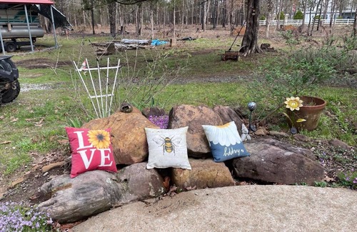 Heber Springs Cabin | Happy Camper Cabin is cozy and quiet!
