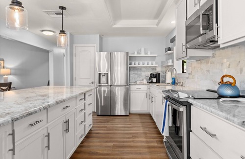 McQueeney House | Happy Hollow on Lake McQueeney!