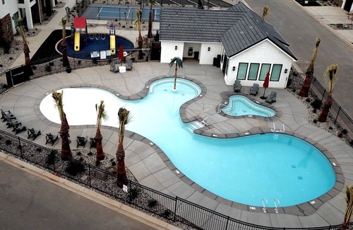 Washington Fields House | πΆ Happy Tails β Dog-Friendly Getaway Near Zion with Pool Access β Relax, Play, and Stay Cool!