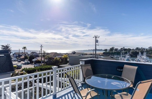 Eastside Santa Cruz House | Harbor Home - 2 blocks from the beach!