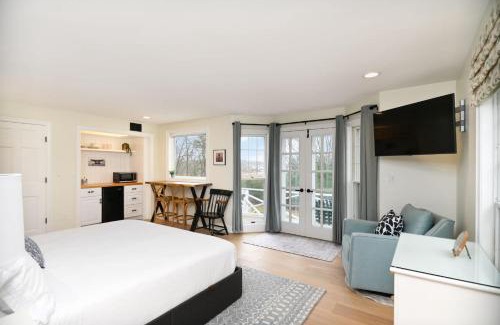 York Apartment | Harbor View and Playhouse - Close to Harbor York River