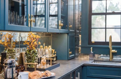 Historic Hill House | Harborview Suite – Harbor Views & Timeless Luxury
