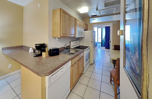 Lenox Park Condo | Harbour Beach Resort 103