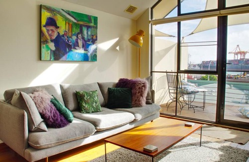 Fremantle Apartment | Harbour Views, Balcony Ideal For Couples In Freo