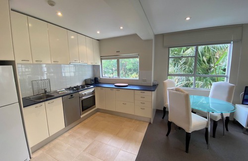 McMahons Point Apartment | Harbourside 11 - elegance with a spectacular view, parking and pool