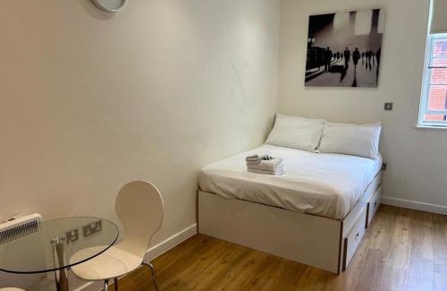 Bristol Floating Harbour Apartment | Harford House Studios 21 - Hopewell