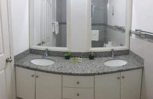 Kingston Apartment | HARLOE'S SUITe