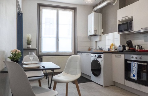 Verdun Apartment | Harmonie - Cosy Comfy 2Beds +50m² Central FastWiFi SmartTV55" PrimeVideo BBQ