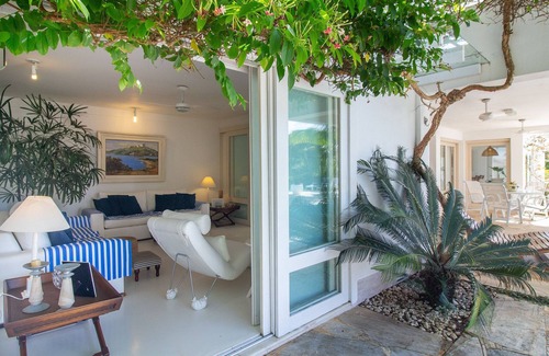 Village da Ferradura Villa | Harmoniosa Mansão com 7 Suítes Ferradura