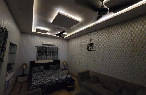 Gujranwala House | Harrys Guest House
