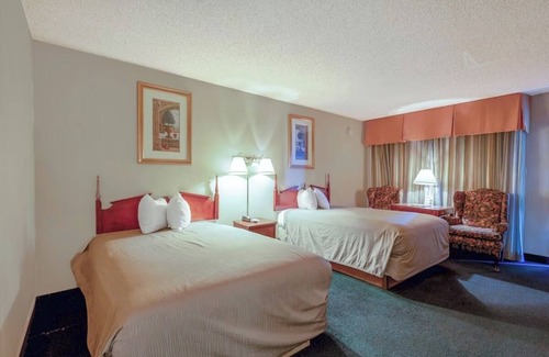 Allison Hotel | Hassle-Free Room w/Parking – Convenient For Quick Gallup Weekend Getaways