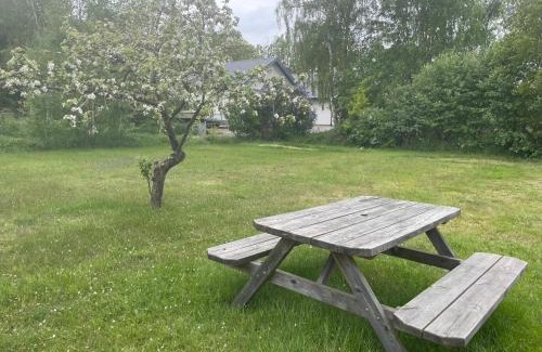 Hasslo House | Hasslo Holiday Home with Garden