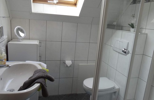 Ernst Apartment | Haus Weingarten vacation apartment "Romantik" with direct Moselle view