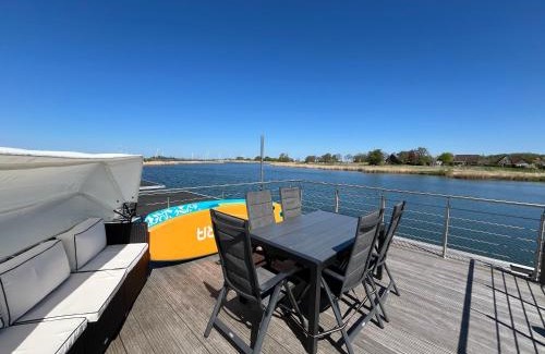 Wangerland Boat Rental | Hausboot-See-Rad-SUPs-Meer-Familie-Urlaub!