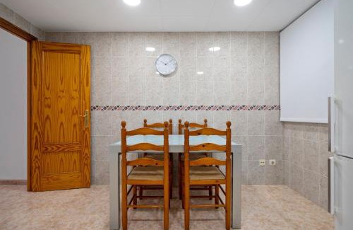 Costa Dorada Apartment | Hauzify I Apartament Pau Casals