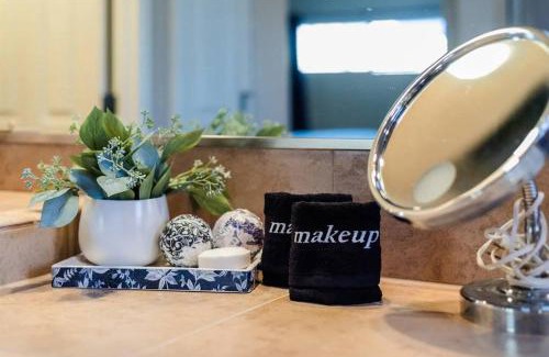 Lake Havasu City House | HavaCabana Pool Spa Games Lake View Garage