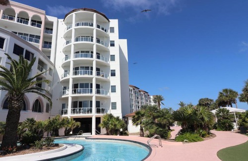 Galveston Apartment | Have your DREAM vacation at High Tide Oceanfront luxury condo 2 pools amazing resort amenities