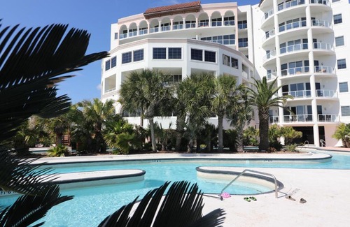 Galveston Apartment | Have your DREAM vacation at High Tide Oceanfront luxury condo 2 pools amazing resort amenities