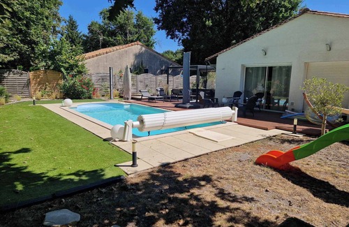 Saint-Medard-en-Jalles House | Haven of peace with heated pool, 30 minutes from Bordeaux and the ocean.