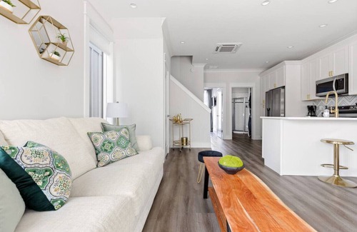Downtown Wilmington Boat Rental | Haven @ The Cove Riverwalk Villas