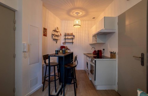 Quartier Administrations Apartment | Hawaï wifi Hypercentre arènes